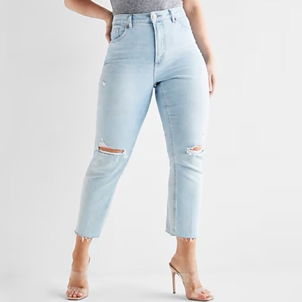 Express Curvy Super High Waisted Ripped Mom Jeans Size 4